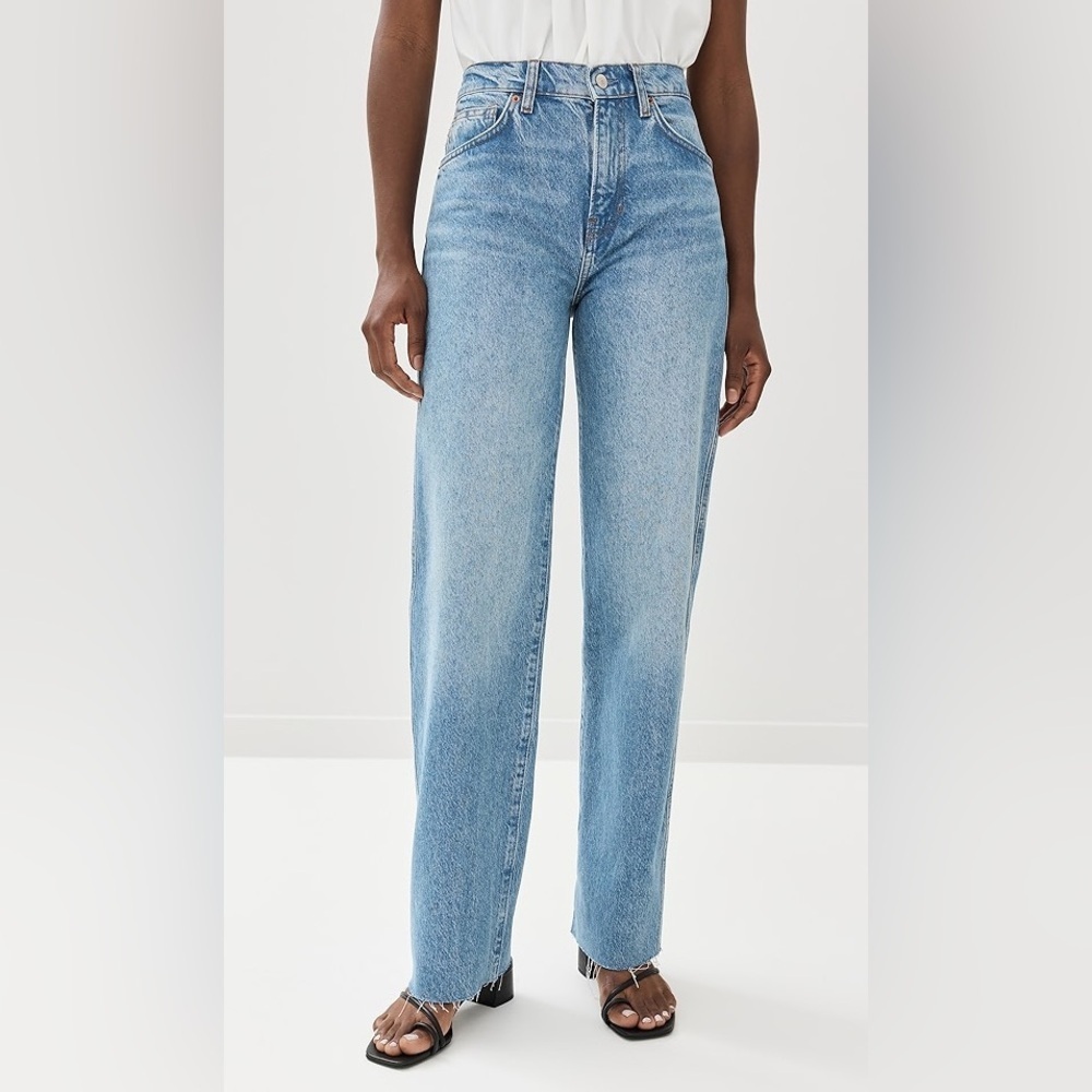 Reformation Womens Val 90s Mid Rise Straight Jeans Raw Hem.  Size 25